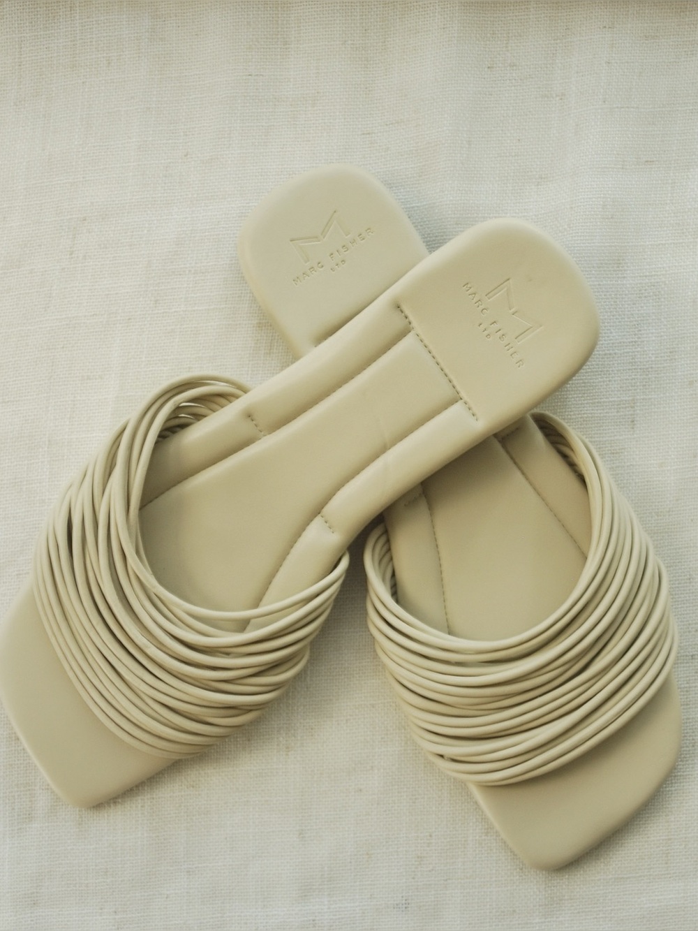 Marc Fisher Minimalist Cream Sandals | Size 9